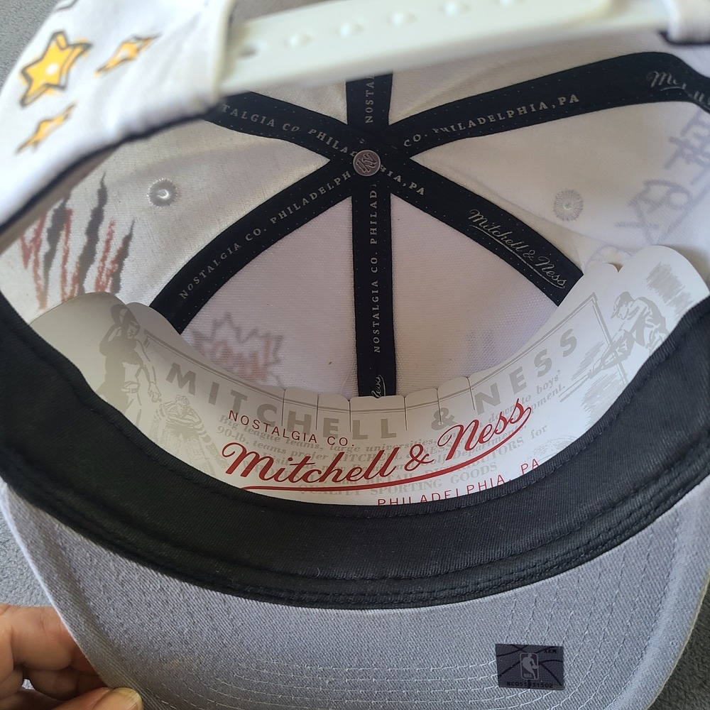 Mitchell & Ness Toronto Raptors Snapback Hat White Graffiti Print 3D Logo - Picture 8 of 11